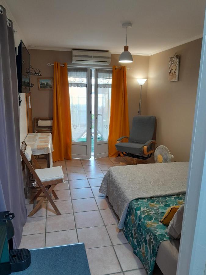 Aigues Mortes Studio De Vacances En Camargue ภายนอก รูปภาพ